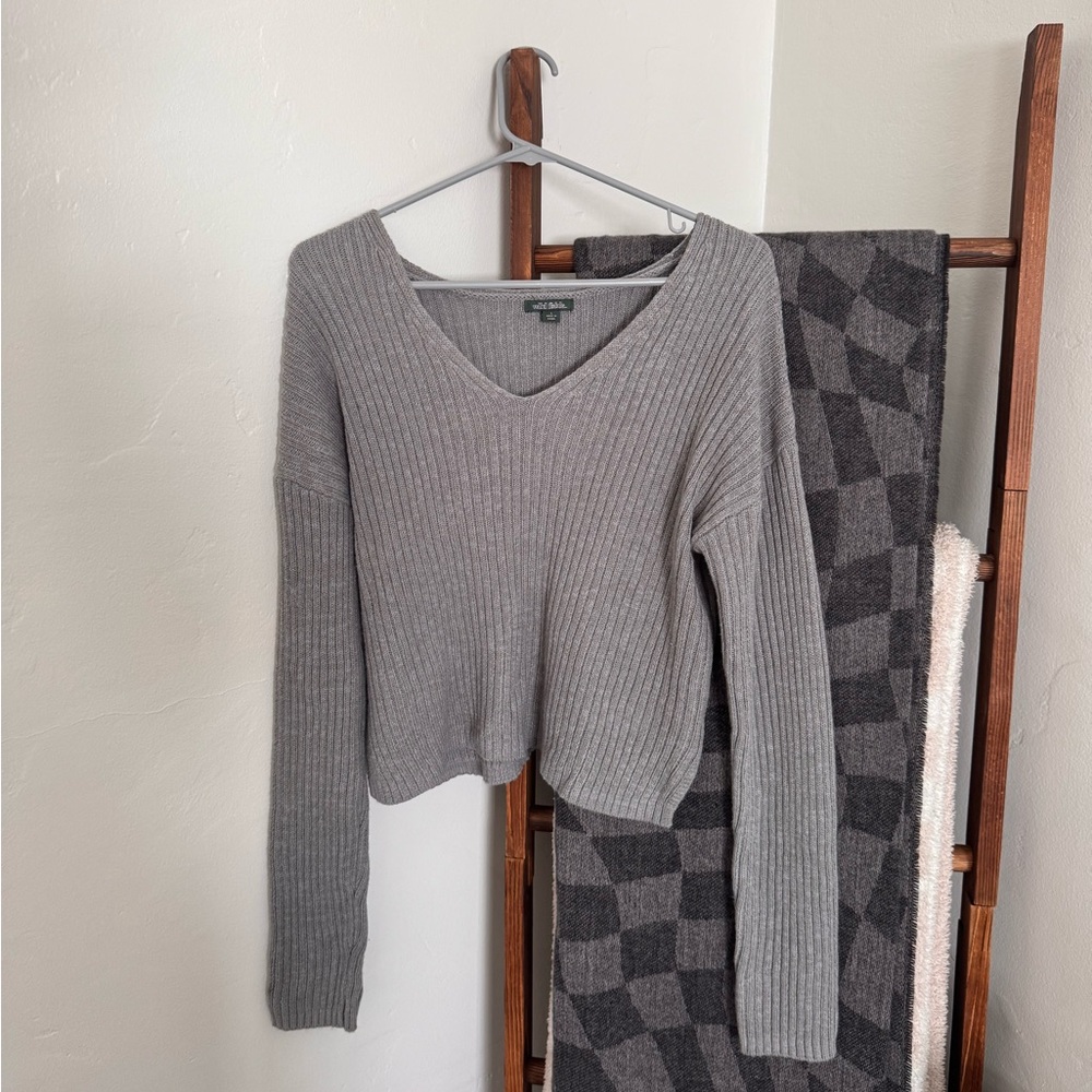 Wild Fable Gray Ribbed V-Neck Sweater
